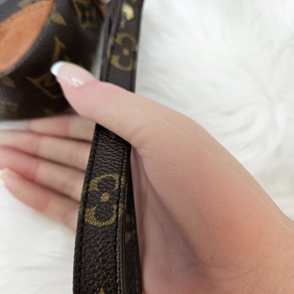 Louis Vuitton  Mono Marly Dragonne PM Clutch - Picture 8 of 17